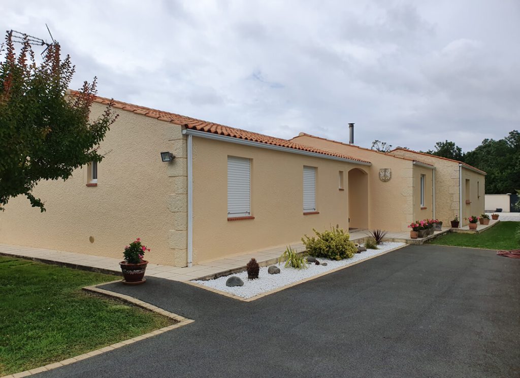 Ravalement de façade obligatoire en Charente-Maritime par Mélissa Déco.